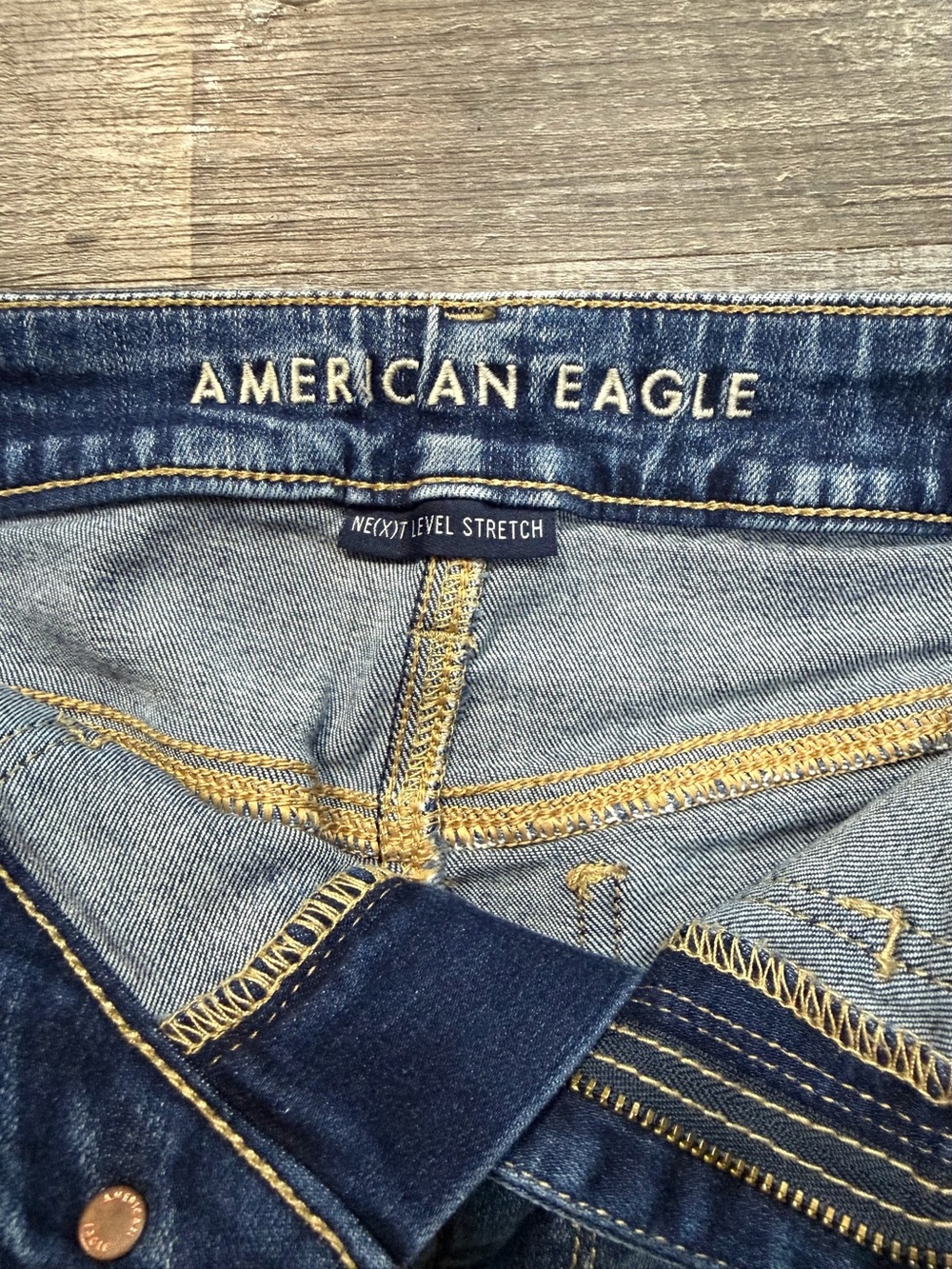 American Eagle Outfitters Two-Tone Light and Dark‎ Blue Denim Shorts - Picture 3 of 7